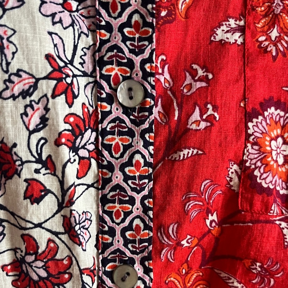 J. Jill Red and White Floral Button Down Shirt Sz Med Coastal Grandma Beach - Picture 7 of 12